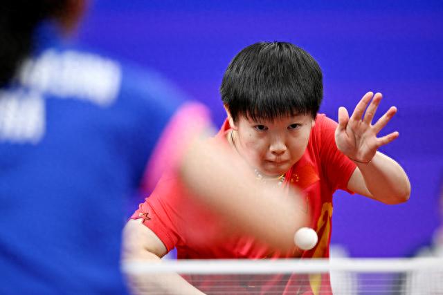 边后卫内收 边后卫内收